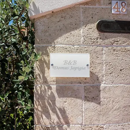 Domus Japigia לינה וארוחת בוקר 3*